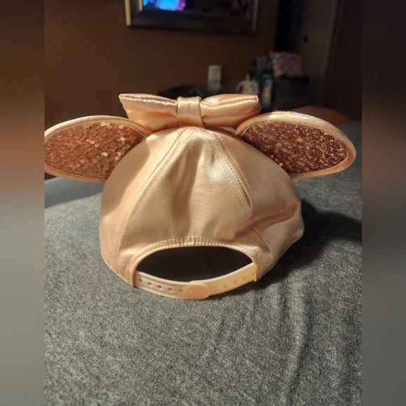 Disney Minnie Mouse Kids Hat - Shiny Gold - Picture 2 of 3